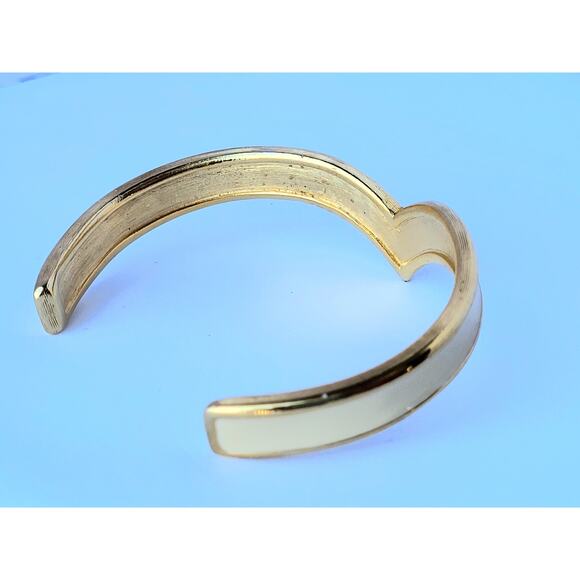 Napier Gold Cream Enamel Cuff Bracelet Vintage Signed Boxed - Picture 8 of 9
